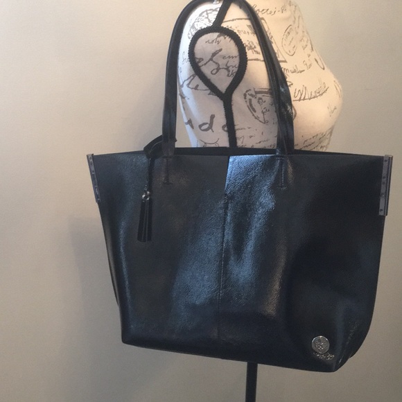 Vince Camuto Handbags - EUC Vince Camuto black patent leather tote